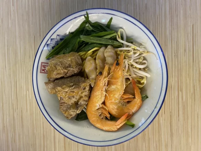 Prawn Homemade Pork Ribs Abalone Clams Noodles 虾自制排骨鲍贝面