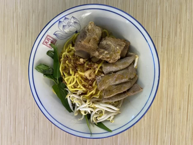 Homemade Pork Ribs Intestines Noodles 自制排骨粉肠面