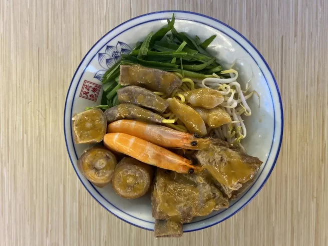 Abalone Clams Intestines Homemade Pig's Tails Pork Ribs Prawn Noodles 五福临门